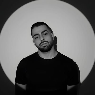 vasatgara's profile picture. اکانت قبلی با ۳۹ کا فالوور حذف شد؛
ما هیچ تر از هیچ پی هیچ دویدیم،جز هیچ در این هیچ دگر هیچ ندیدیم...