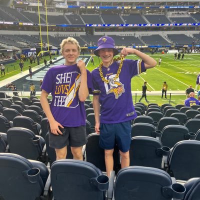 rdahljohnson's profile picture. Dimond/UIdaho/UAA alum. Ocular Melanoma Survivor. wife to amazing guy, mom to two amazing kids, Lilah and Brody.