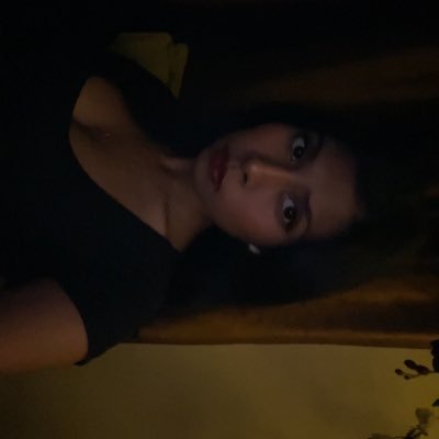 lubyshrek's profile picture. bill skarsgard fan acc