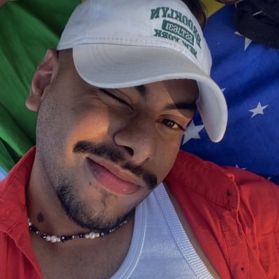 Pedr0crr's profile picture. me paguem uma terapia, pfv eu imploro!