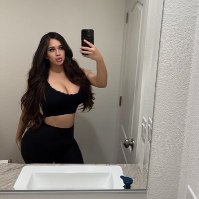 dreaaaaaal's profile picture. Mami🎀🤍