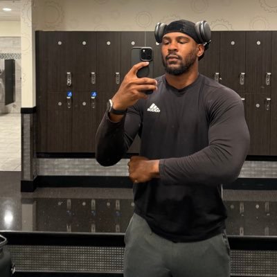 yoitsrell's profile picture. 