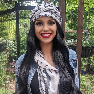 DollidarityArmy's profile picture. Glory to the resistance.