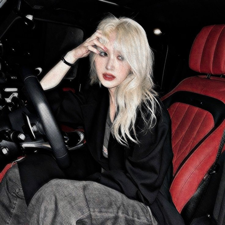 dearechoess's profile picture. ⠀⠀⠀⠀⠀ℒ 想法   𝙘𝙝𝙖𝙤𝙩𝙞𝙘  𝙢𝙞𝙣𝙙   ； 𝖺   𝗵𝗼𝗺𝗲   𝗈𝖿   𝗌𝖼𝖺𝗍𝗍𝖾𝗋𝖾𝖽⠀ 𝗺𝗲𝗺𝗼𝗿𝗶𝗲𝘀   𝗇𝗈𝗍    𝖼𝖺𝗋𝗋𝗂𝖾𝖽   𝖻𝗒   𝗍𝗁𝖾   𝗐𝗂𝗇𝖽.