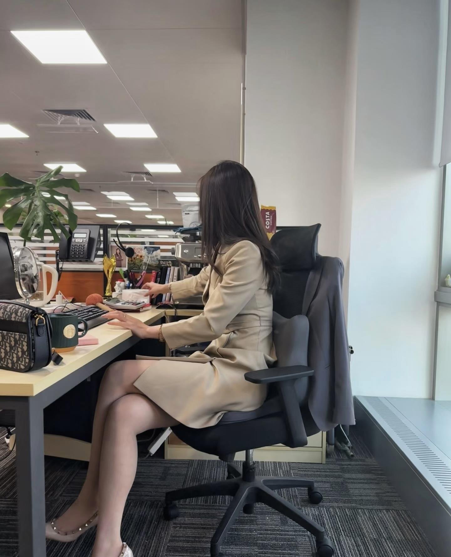 Rahulbh80459272's profile picture. 48歳 保育士 欲求不満…♡ 生配信は1番上の投稿から♡