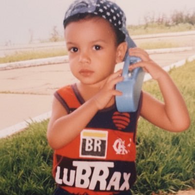 Jvfialho1's profile picture. "Vou continuar viajando, até ver o pôr do sol de todos os cantos do mundo."