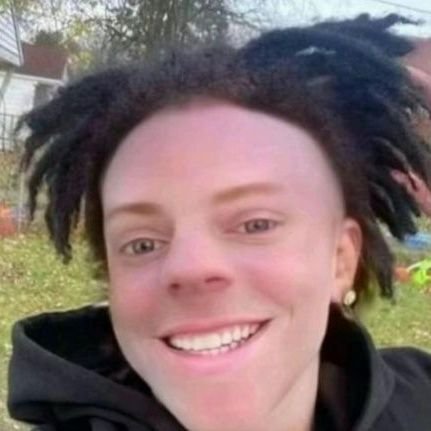 GraciaGrif17682's profile picture. 