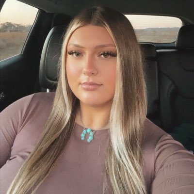 _katy_medlin_'s profile picture. •CSC softball alumni • Hulbert 19”• 25