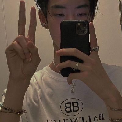 primaverilair's profile picture. ⚠️ rp acc, perfil em reforma.