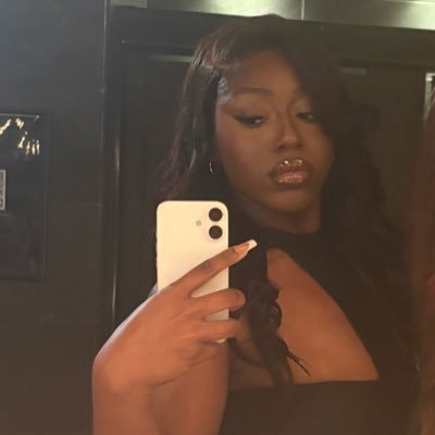 baebeyym's profile picture. 🖤