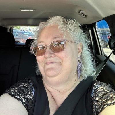 HelperJane6114's profile picture. 