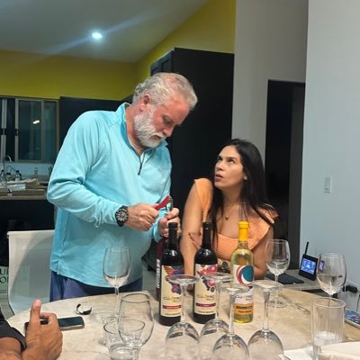 Arielmorga16693's profile picture. Galenso,Santiaguino, 🇨🇱 🇦🇷 🇲🇽 somme WSET 2, cómelon empedernido y borracho, mercader de vinos en 🇲🇽 Kast & Káiser el futuro de Chile