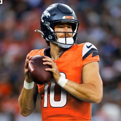 b__ried's profile picture. 