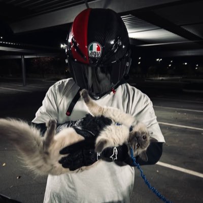 mowglixdaxsage's profile picture. american/german | #miasanmia🔴⚪️ #DirtyBirds #HornsUp🤘🏾 #MFFL | twitch: sesshxmaru