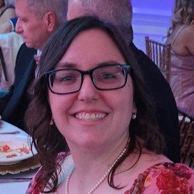 Hayleerourke's profile picture. 