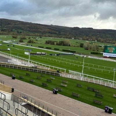 _LTRacing's profile picture. Horse racing enthusiast 🐎 | Freelance writer ✍️