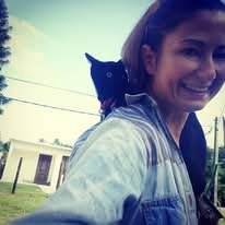 vcarrerou1's profile picture. Todo destino, por largo y complicado que sea, consta de un solo momento: el momento en que el hombre sabe para siempre quién es. (J. L. Borges)