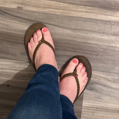 contentbuyin's profile picture. I'm buyingfeetpics make sure you're follow so I can DM! PAYING FIRST SO YOU KNOWN I'M NOT A SCAM (Dm me on or telegram: https://t.co/bPLLebk3Te