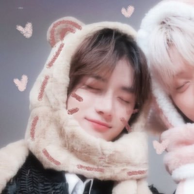 basicmariaa's profile picture. 25 || let’s be friends ♡ | I stan everyone ⋆✩ | @sassypurinz