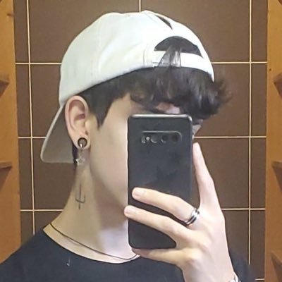 loloskyl3r's profile picture. 