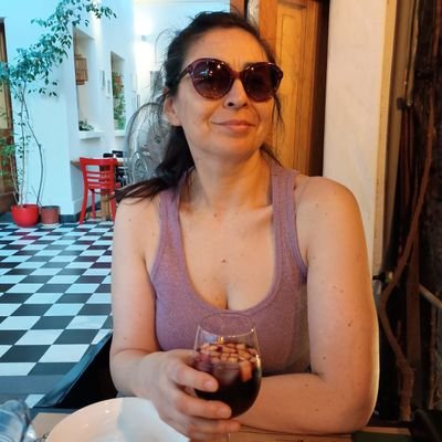 _solesandoval's profile picture. Puertomontina en la capitals~Mamá de Yiyo 💙~Estudiante pobre~Hincha de @DPMChile~Simpatizante de @evertonsadp y CASLA~Sobrevivo~#BadMom