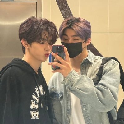 sbinneuls's profile picture. bnb, 🐼🧸 biased, ot9, i’m sick in the head and have worms in my brain