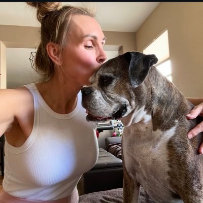 AnnaLebreve's profile picture. 