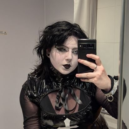 kyttenkvts's profile picture. ftm hrt 26,9,24
vent/selfies bweh

                                   Mia turned bingelord in recovery