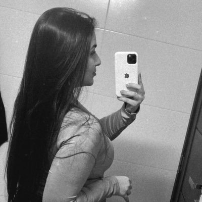 crvgmilenac's profile picture. Historiadora ⌛️ torcedora do time com a história mais bela do futebol 💢