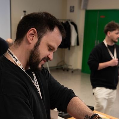 Raie_de_Boule's profile picture. Streamer affilié & modo alternatif chez SieurPc // Imbécile heureux // Mysanthrope à heures fixes // Parfois je dis des trucs.