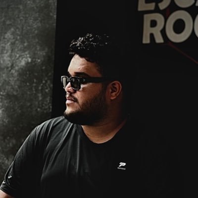 mouamel_'s profile picture. أنا فرد يسلك طريقًا يهديه قائد عظيم، أحمل قصة حياتي بألوان الانتماء والتأمل متأرجح بين عالمين، الأول حبي العميق للعراق والثاني تأملاتي في عوالم الفهم والوعي