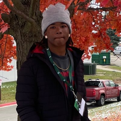 MicahFlowers7's profile picture. 2028|3.3GPA|230bench|375 squat|Position:RB|ATH|2 sport ath🏈⚾️📚Centennial High School|(623-455-1701)