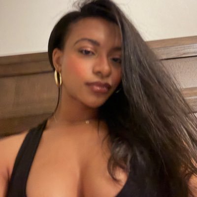 LaDaja_'s profile picture. ETX 🌹| University of Houston Alumna | IG: @ladajadunn | Represented by @DefPenNYC | Bookings: LaDaja@defpennyc.com