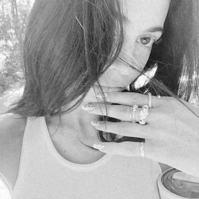 amanecoasis's profile picture. st. Baudelaire strēt ... / where the flower bloom — & the fragments of chaos are transformed into sonatas⠀୭⠀mommanem ©!