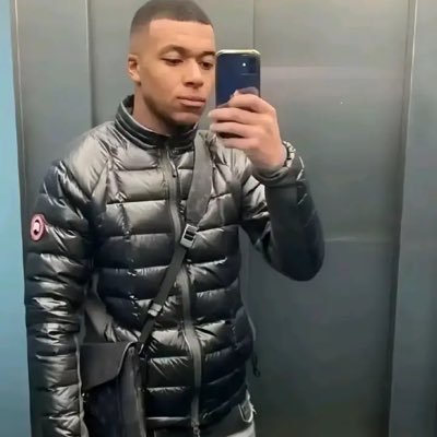 Locojordan12770's profile picture. 