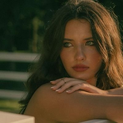 miniversebook's profile picture. Resenhas literárias, biblioteca virtual e leituras 📖✨