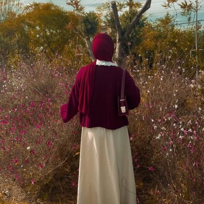 busra_emrre's profile picture. Sosyal ve beşeri bilimler fakültesi/
Yeni medya ve iletişim pr.🎙️🎥

Soru soran, cevap arayan.
🇹🇷