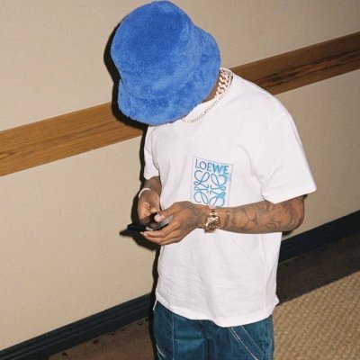 Zir0xfn's profile picture. 15