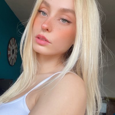 huncuffed's profile picture. Artista y Diseñadora Gráfica https://t.co/PgE2UUm3XT