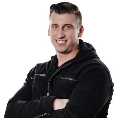 chefchriscoombs's profile picture. Founder • Creator • Entreprenuer • Visionary @bosse_pickledom @bosse_enoteca  Bosse Cafe, Bosse Sports Lounge,  Co-Owner Co-Founder @deuxave @bostonchops