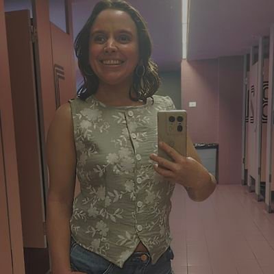 LeonaFenix's profile picture. Juego, no finjo. Sin filtros.
A destiempo.