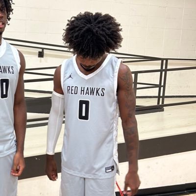 jadon_johnson5's profile picture. 6’3 height 6’8 wingspan/PG-SG phone # 803-443-9224 @LMC_mbb