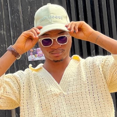 Adeshoww's profile picture. 🚧…..