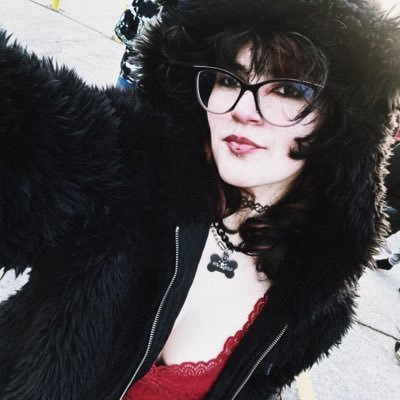 FatalKissMyMvse's profile picture. there’s nothing i can do for you 🦴🐾👻🕸️🎧