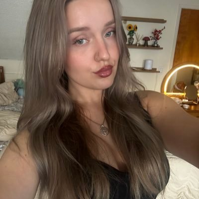 savvweaver's profile picture. 