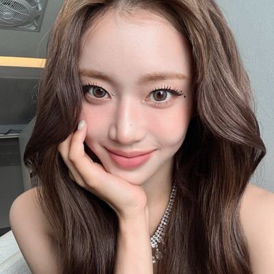 bitubixh's profile picture. kim taerae, stayc & canım ne isterse collector                                                                                     #squiproofs main: @taeraet0bi