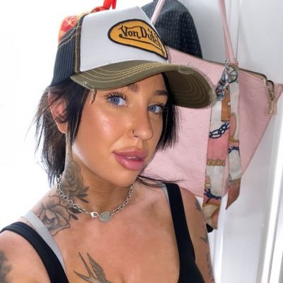 Elizabeth178179's profile picture. 