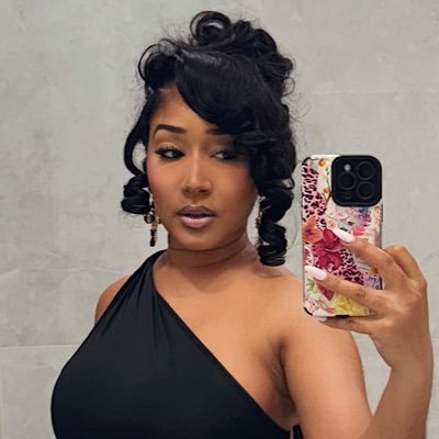 TweetyGotBackk's profile picture. IG & Snap: ccymone | AKA 12 ZΓ Spr17 🐸🎀💚💕 | PVAMU Alumna 🎓✨ | Morehouse School Of Medicine Alumna 👩🏻‍🎓✨