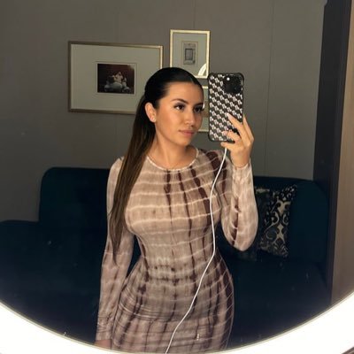 jceycallahan's profile picture. ❤️🤔