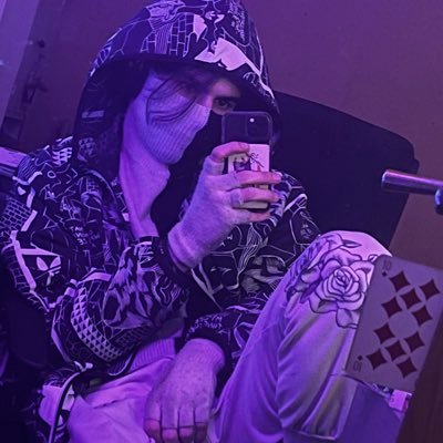 stillwxnderer's profile picture. Chase your dreams
// @wxnderxr